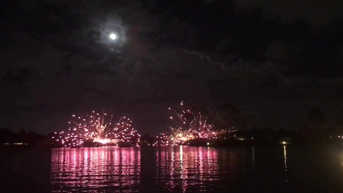Epcot-Illuminations-Fireworks.jpg