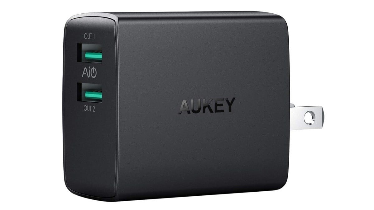 AUKEY USB Wall Charger Ultra Compact Dual Port 4.8A Output & Foldable Plug Compatible with iPhone 12 Pro Max/11 Pro Max/XS/XR iPad Pro/Air 2 / Mini 4 Kindle Fire and More 