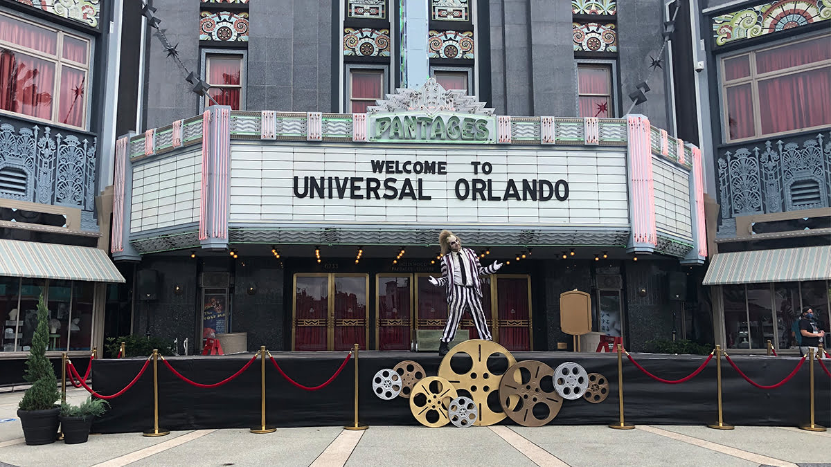 Beetlejuice welcomes guests to Universal Orlando \ Image: Brian Sullivan